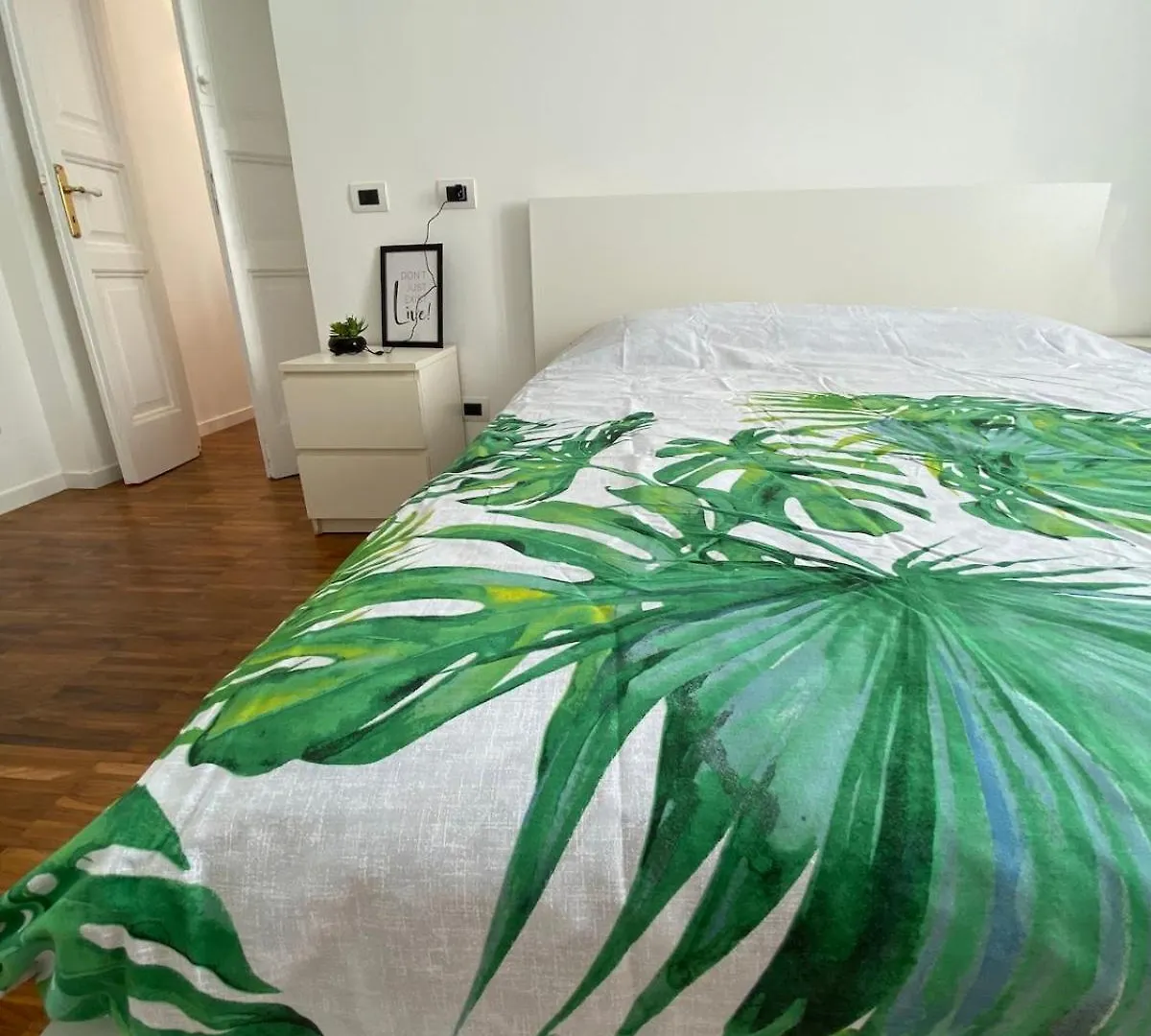 Happiness Green - Double Room Rom